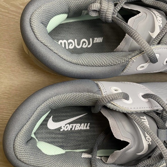 New Nike Hyperdiamond 4 Elite React Softball Cleats CZ5917-012 Womens Sz 12 Gray - Picture 6 of 8